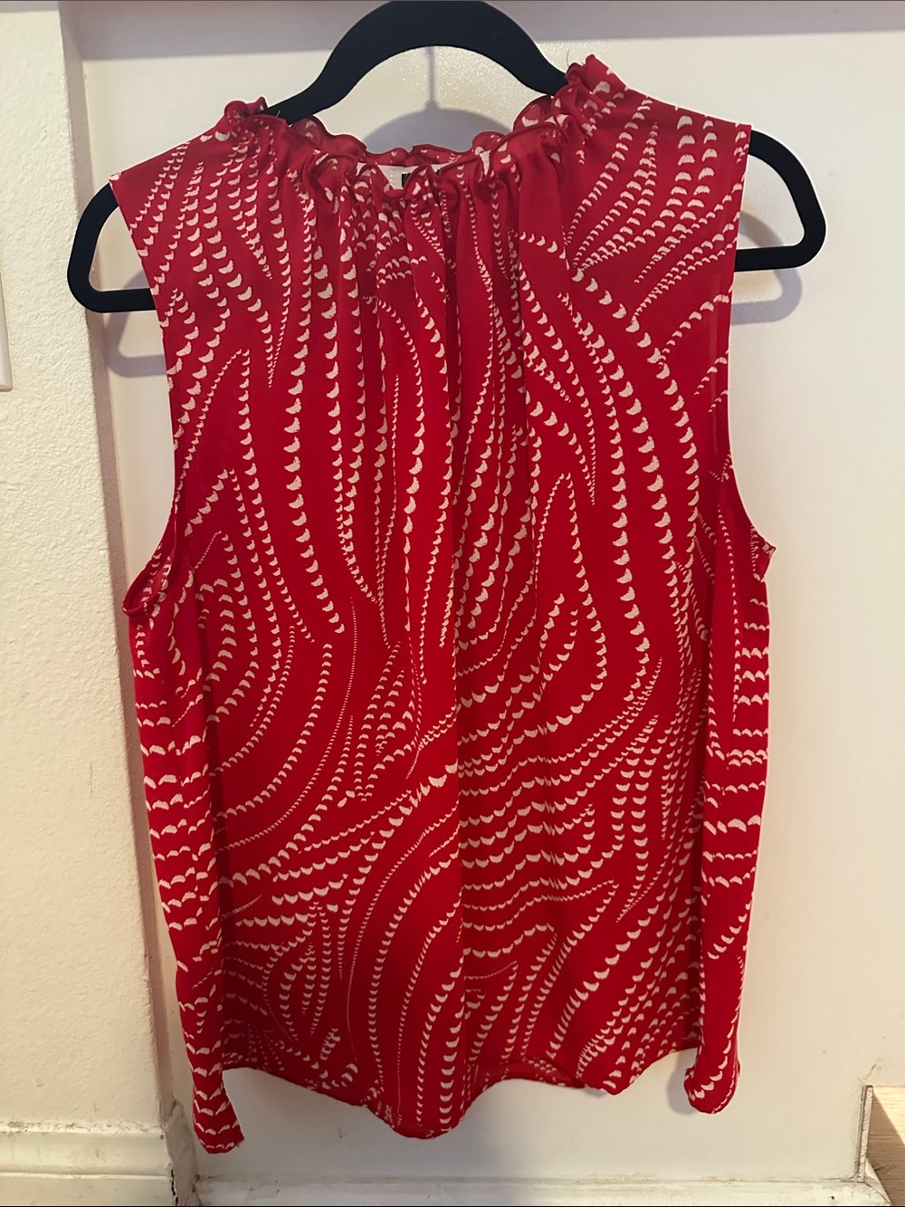 Ann Taylor Factory Red and White Sleeveless Ruffle-Neck Blouse